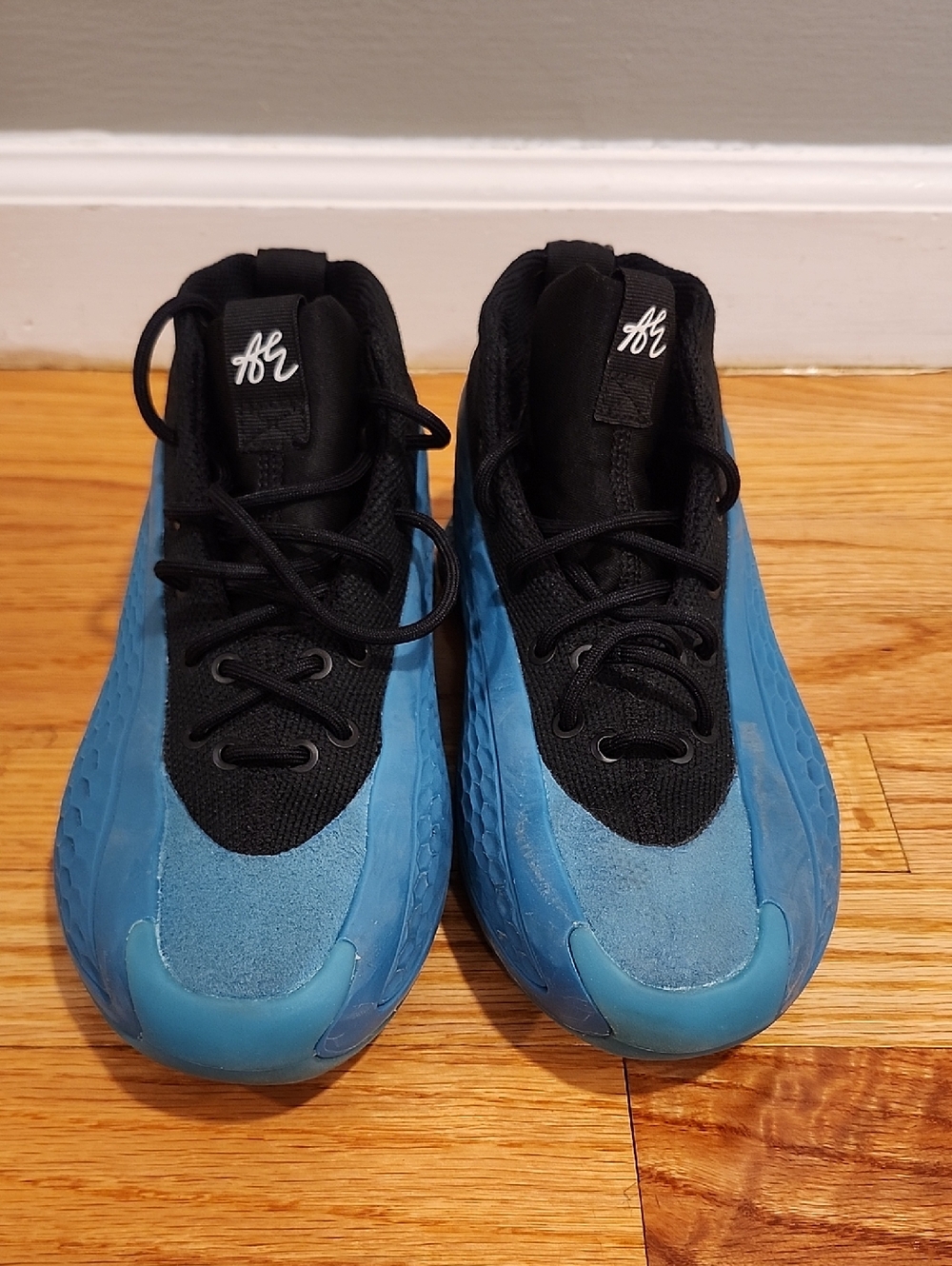 Anthony Edwards Adidas Boys Sneakers Size 4